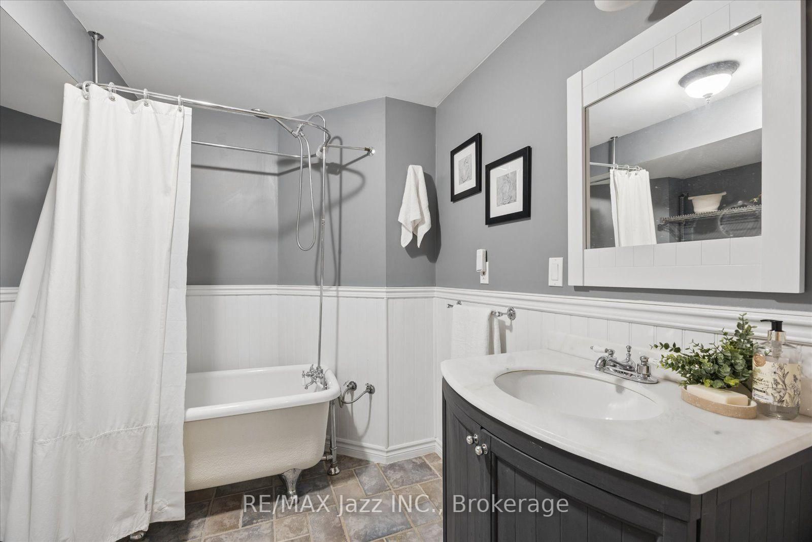 140 Taylorwood Court • Oshawa, ON photo 35