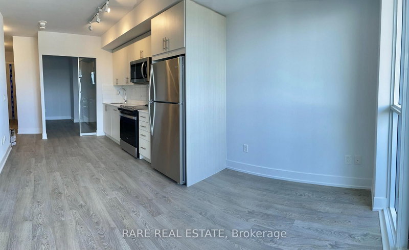 1614 - 2550 Simcoe Street