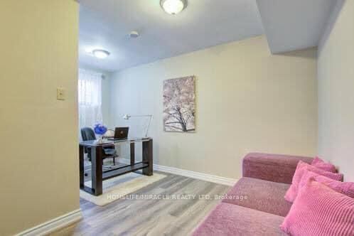 10 Eaglewing Court E
