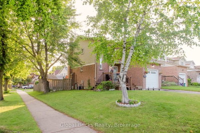 56 Winston Crescent • Whitby, ON photo 4