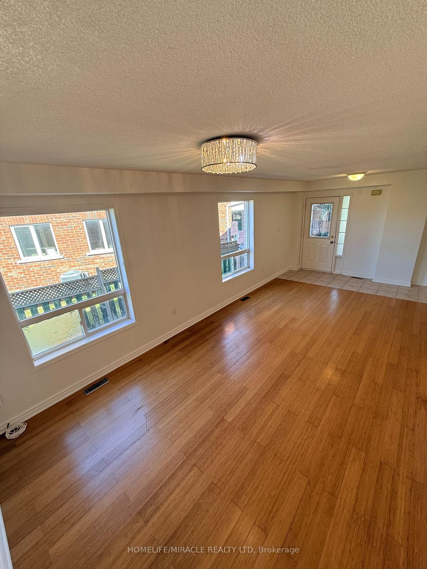 102 Misty Hills Trail • Toronto, ON photo 10