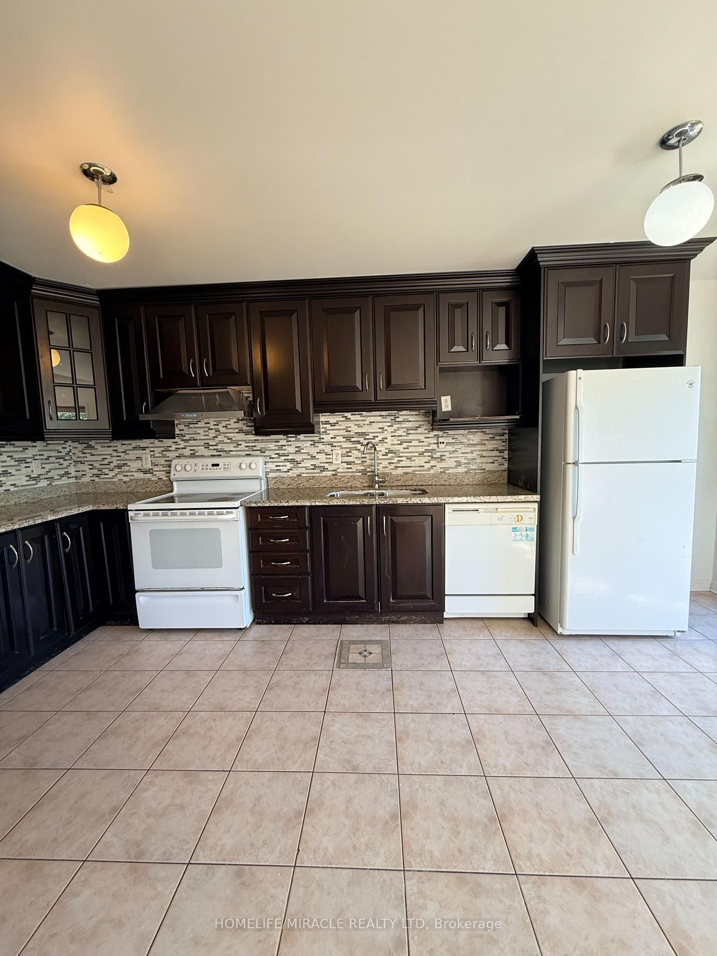 102 Misty Hills Trail • Toronto, ON photo 13