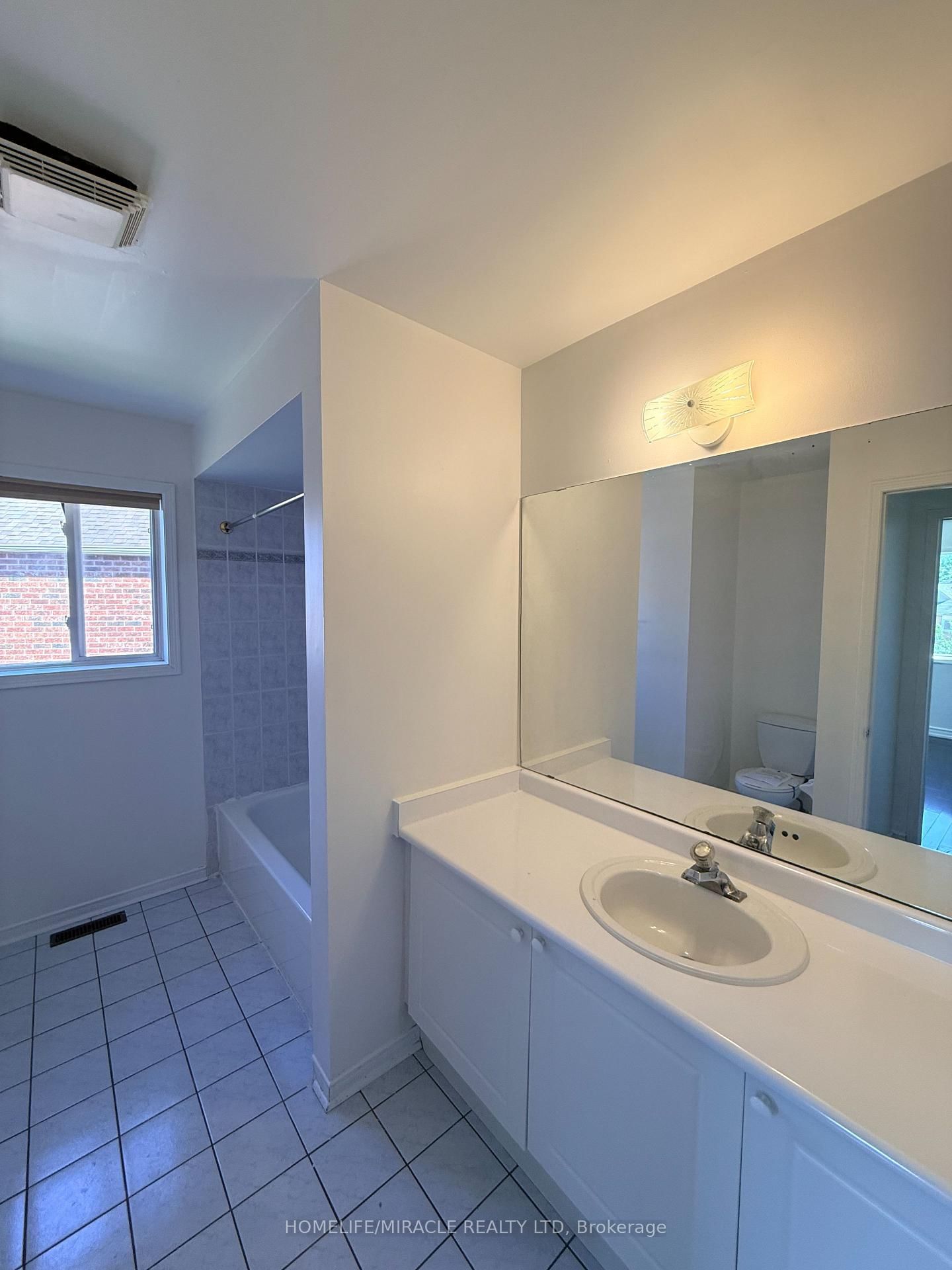 102 Misty Hills Trail • Toronto, ON photo 26