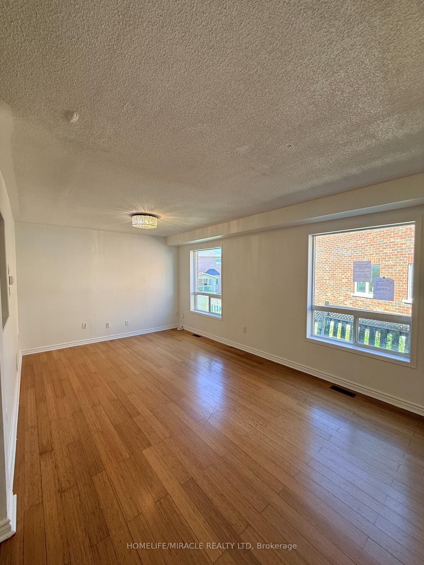 102 Misty Hills Trail • Toronto, ON photo 27
