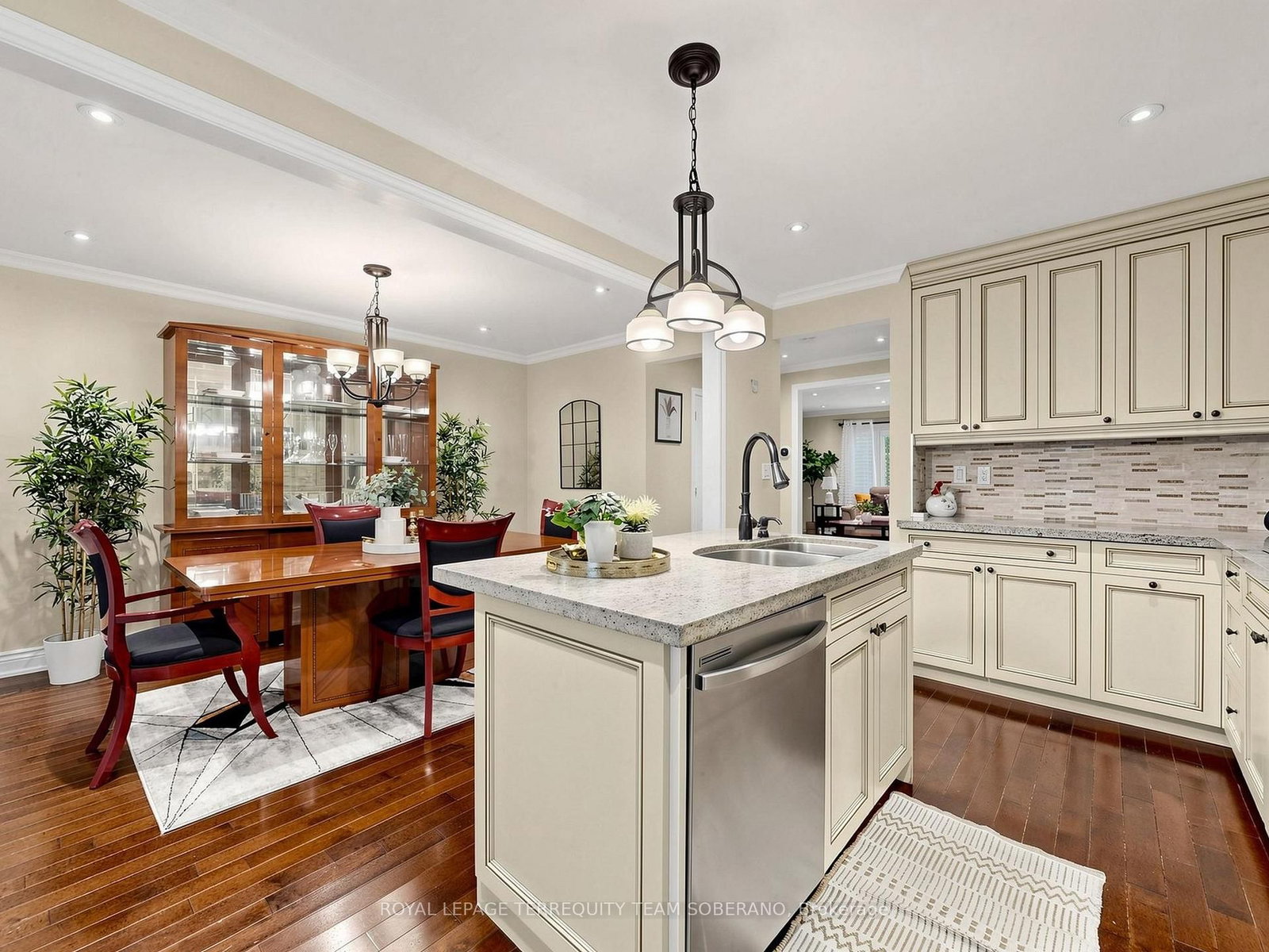 67 Barrington Avenue • Toronto, ON photo 15