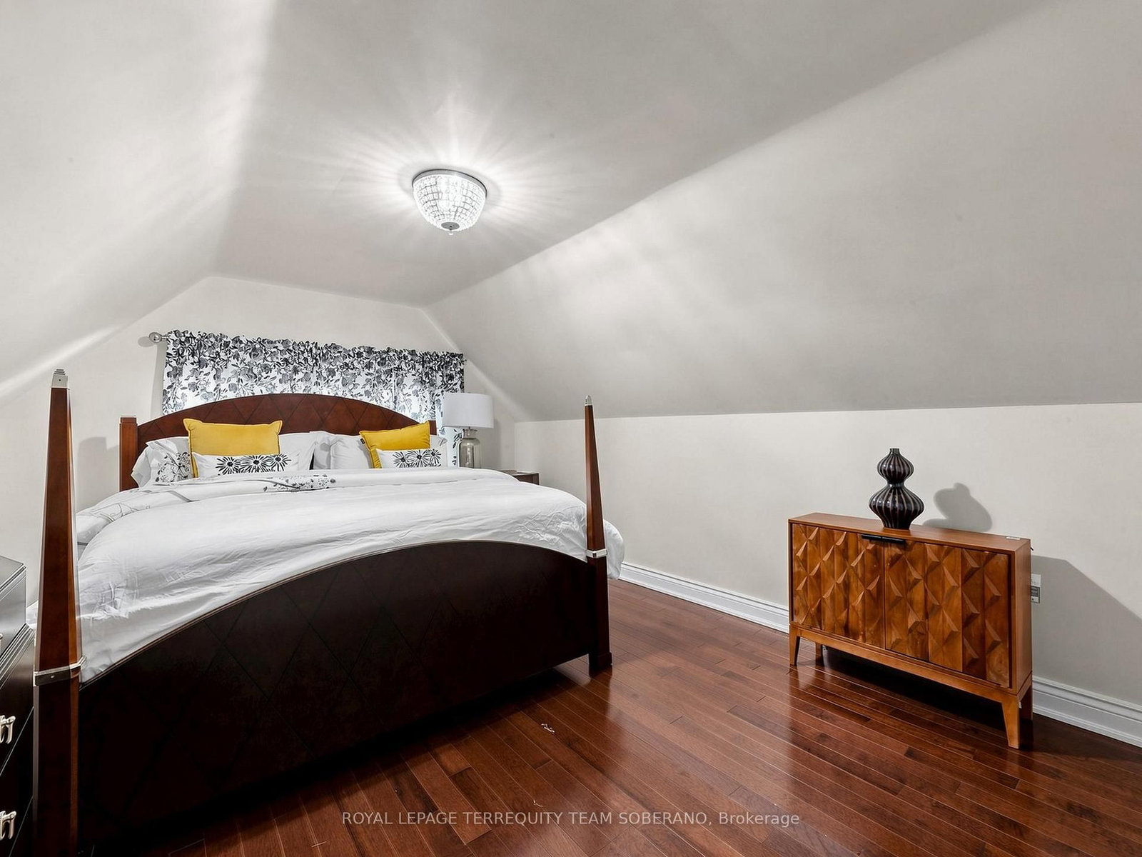 67 Barrington Avenue • Toronto, ON photo 25