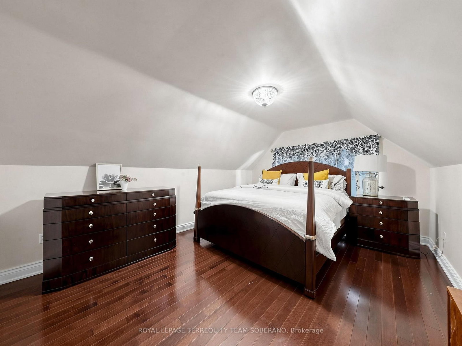 67 Barrington Avenue • Toronto, ON photo 27