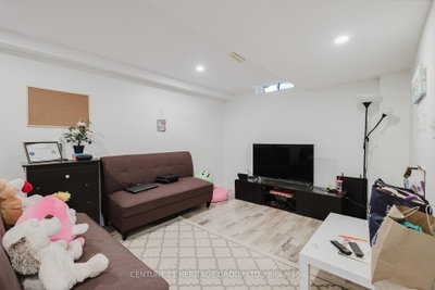 34 Haverhill Crescent • Whitby, ON photo 9
