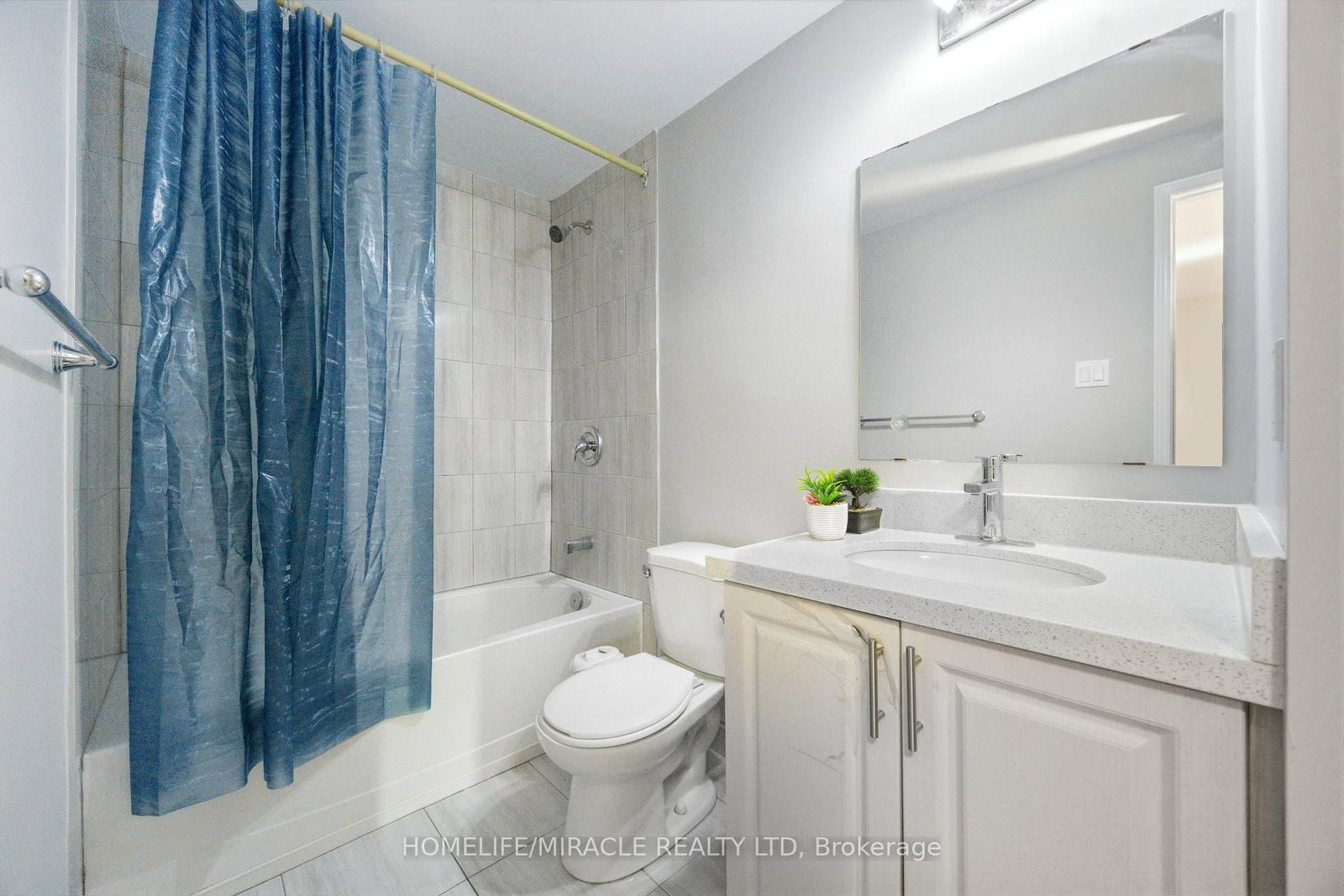 8 Lansbury Drive • Toronto, ON photo 22