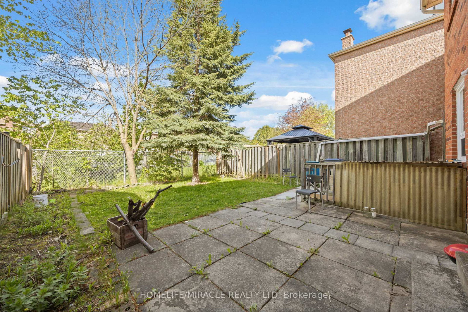 8 Lansbury Drive • Toronto, ON photo 30
