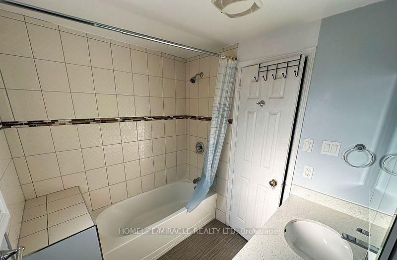 8 Lansbury Drive • Toronto, ON photo 42
