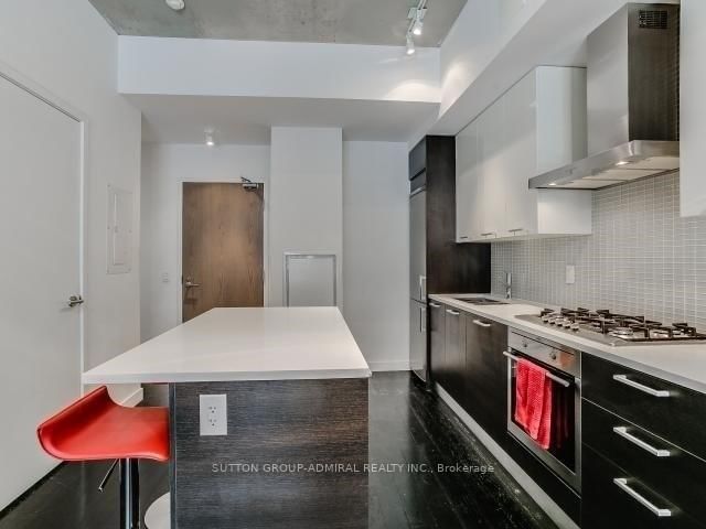 521 - 90 Broadview Avenue