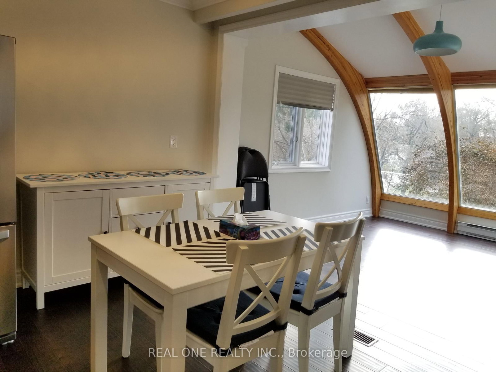 26 Applefield Drive • Toronto, ON photo 14
