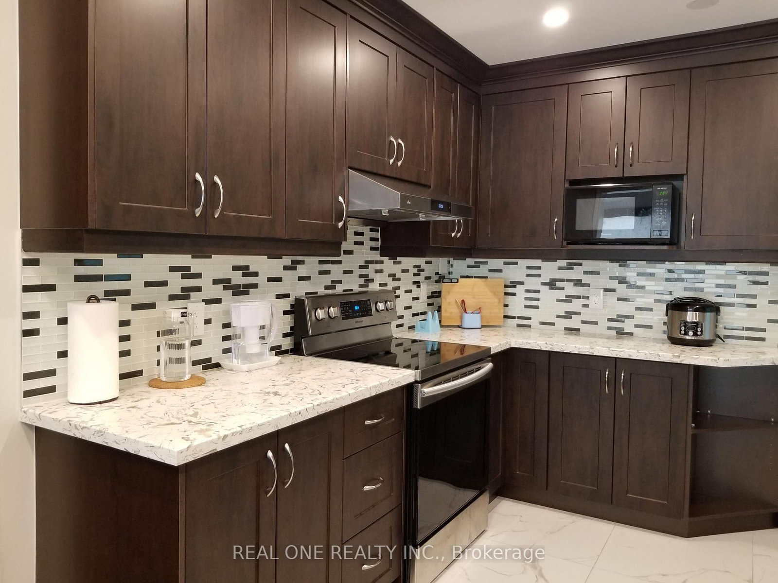 26 Applefield Drive • Toronto, ON photo 22