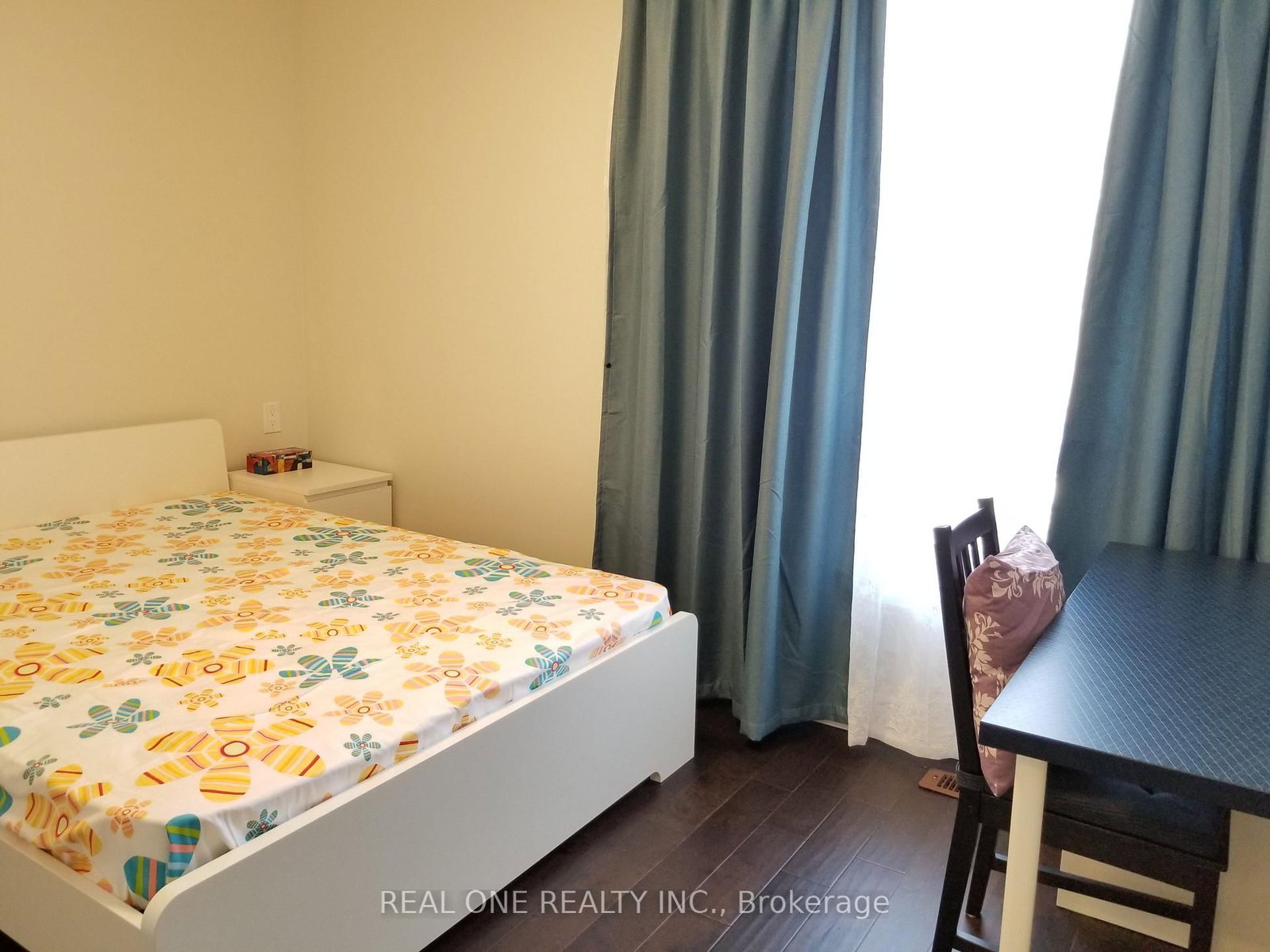 26 Applefield Drive • Toronto, ON photo 30