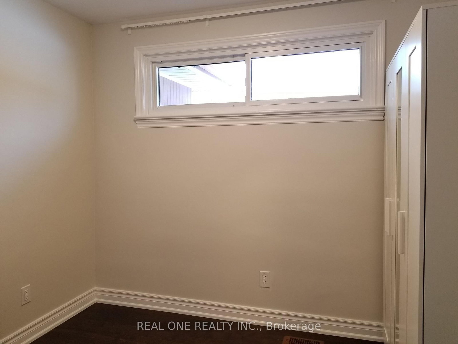 26 Applefield Drive • Toronto, ON photo 32
