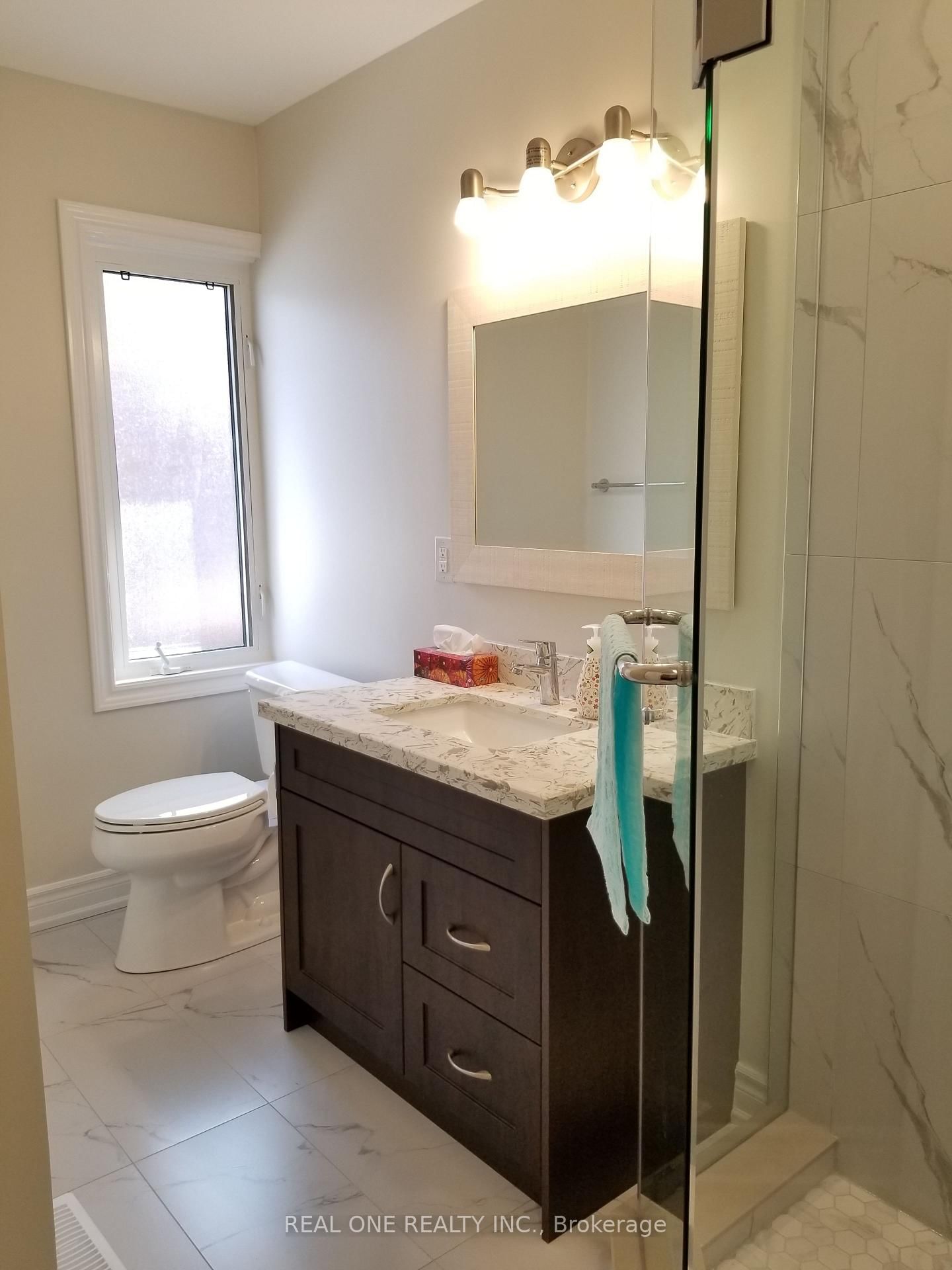 26 Applefield Drive • Toronto, ON photo 33