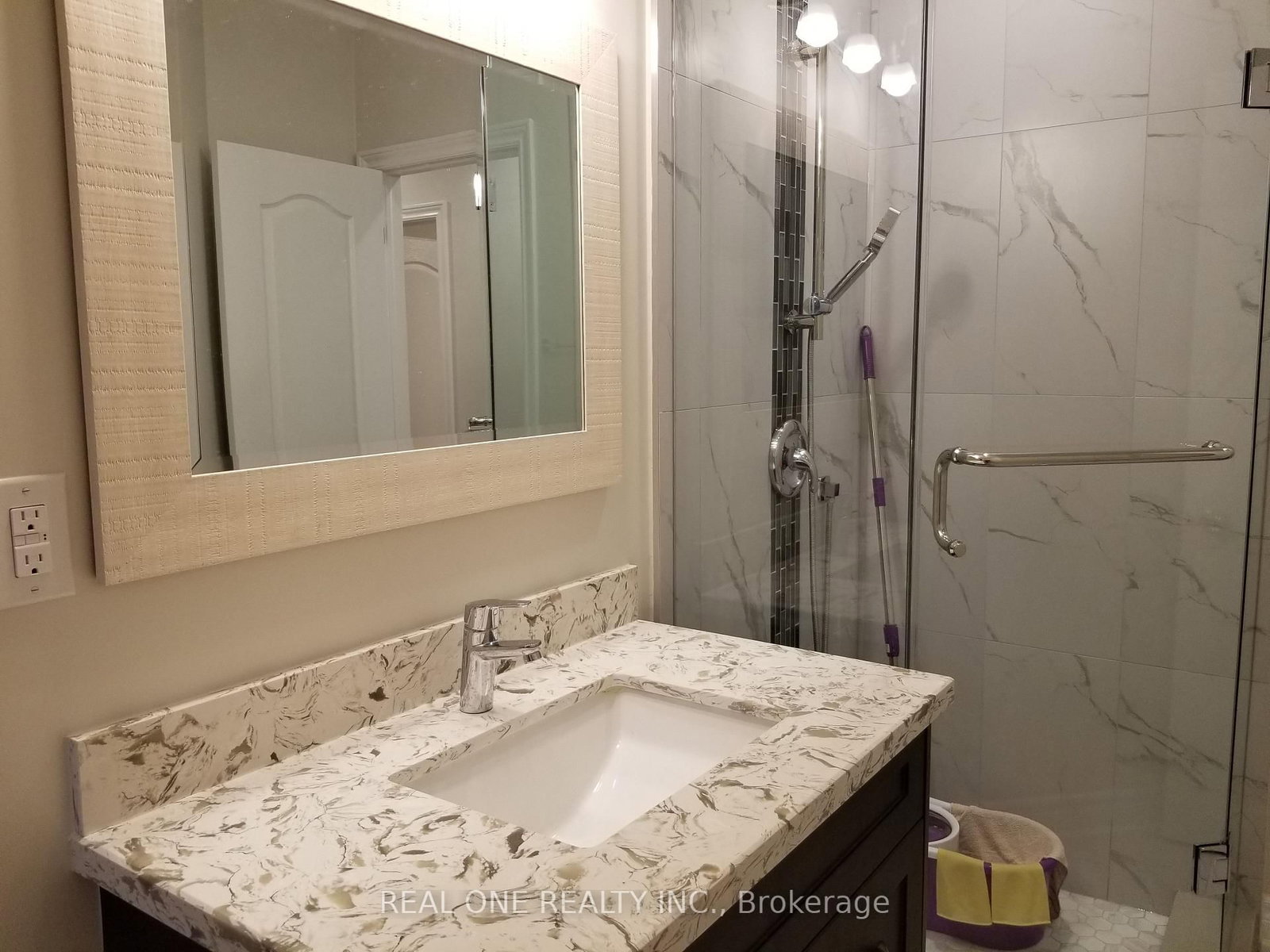 26 Applefield Drive • Toronto, ON photo 34