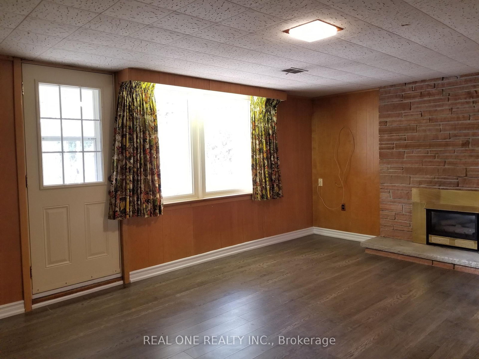 26 Applefield Drive • Toronto, ON photo 37