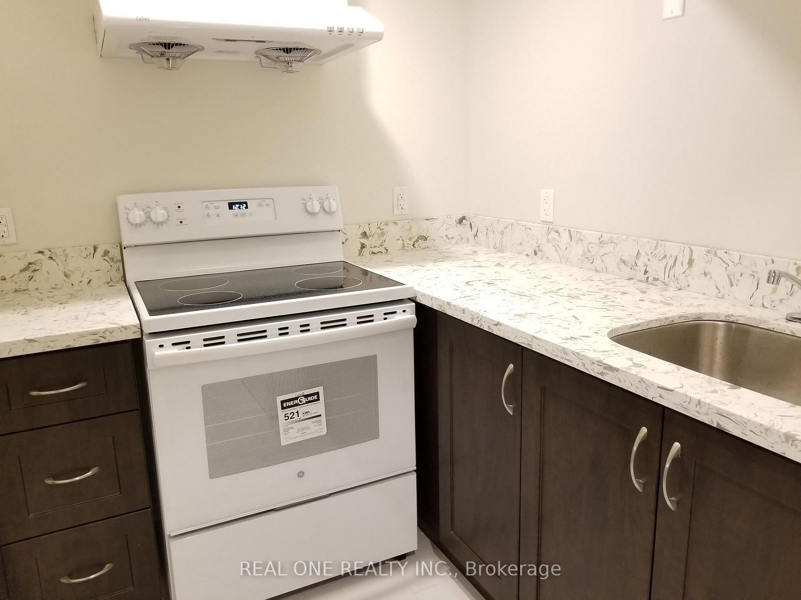 26 Applefield Drive • Toronto, ON photo 40