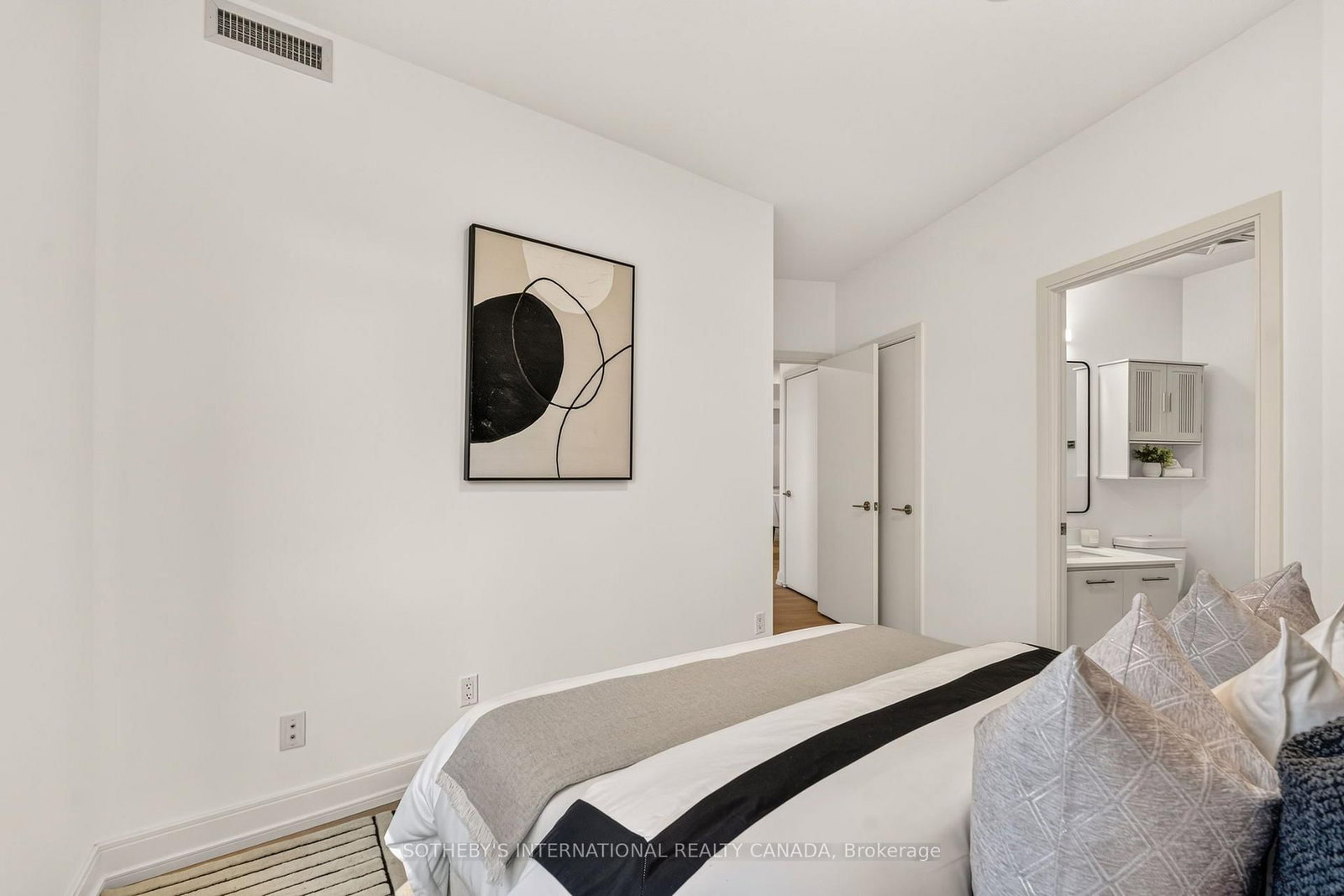 135 Village Green Square • #519 • Toronto, ON photo 25