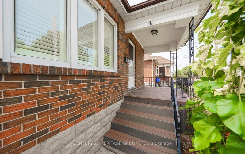 203 Hibbert Avenue