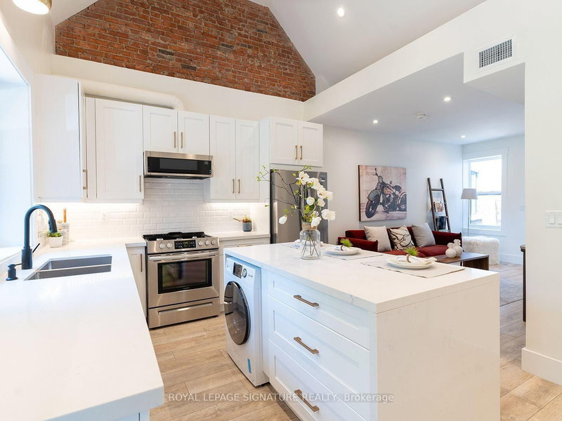Upper - 129 Kenilworth Avenue