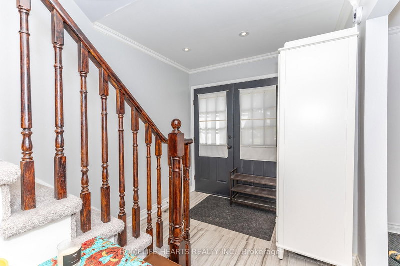 1118 Cedarcroft Crescent