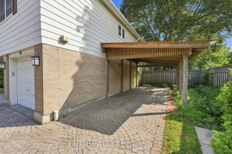 46 Tweedrock Crescent