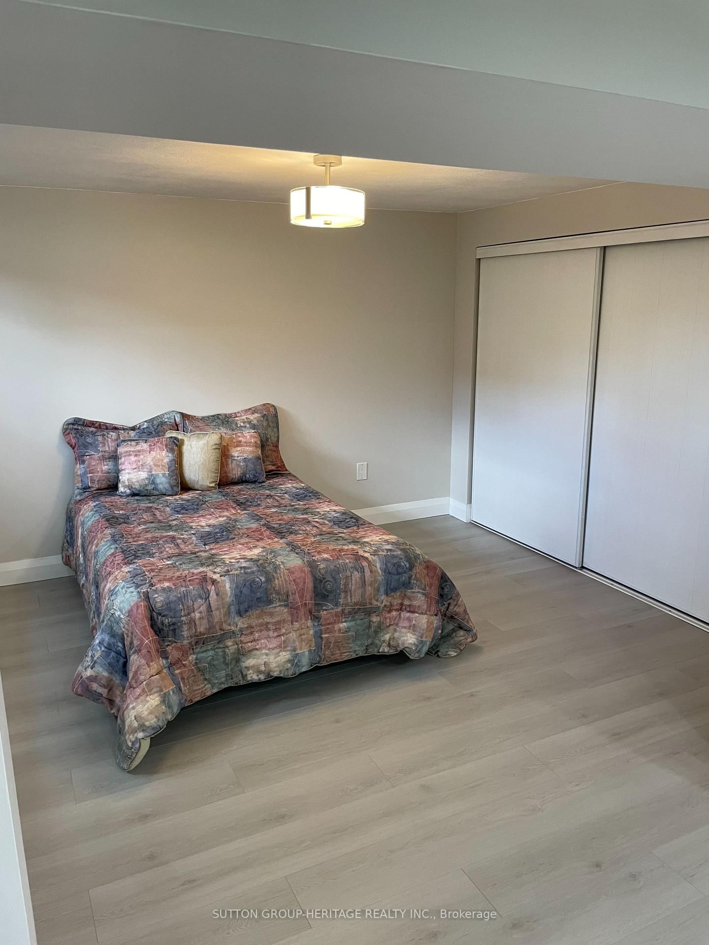 160 LAUREL Court • Oshawa, ON photo 23
