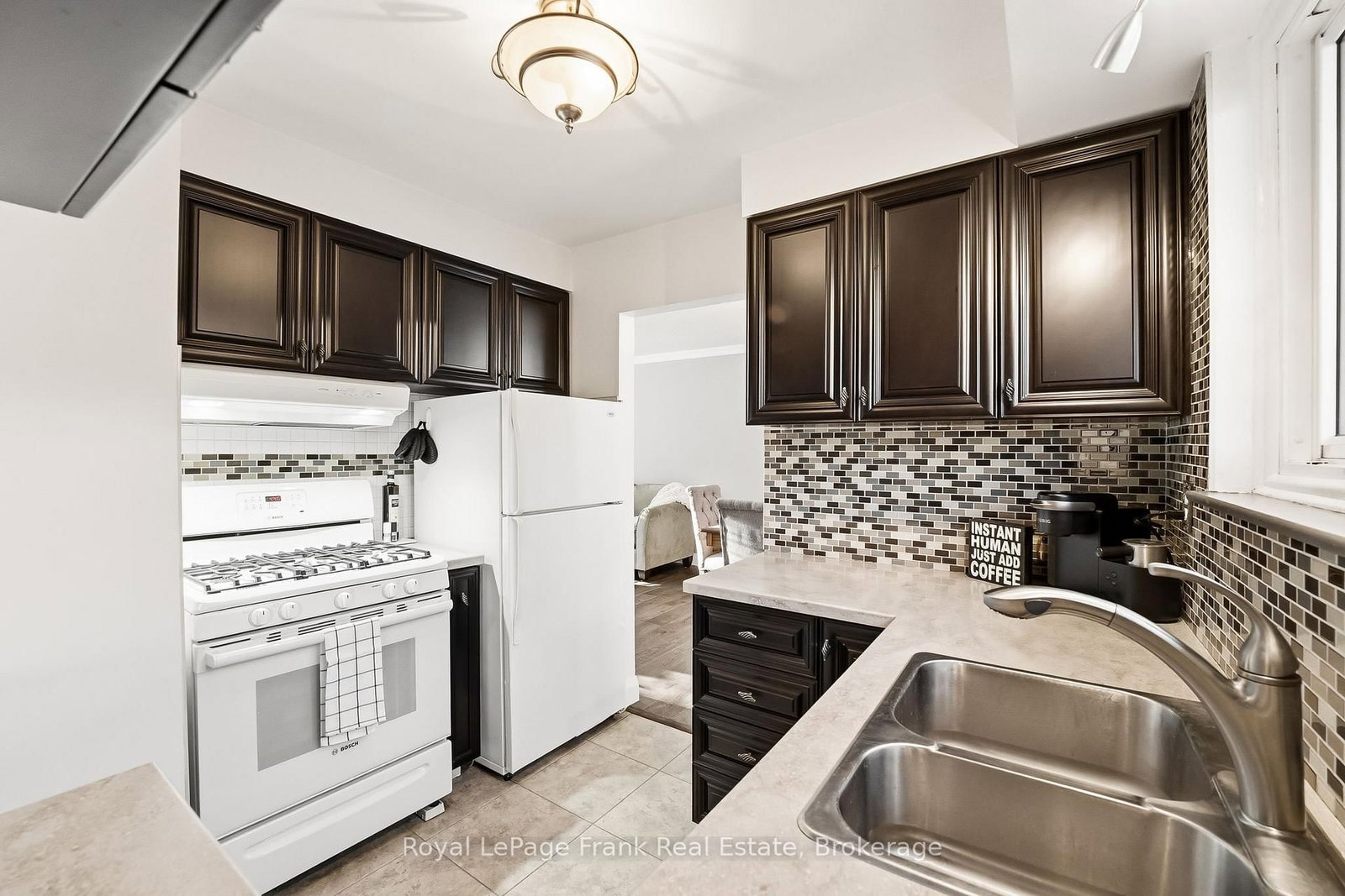 489 Crestwood Drive • Oshawa, ON photo 16