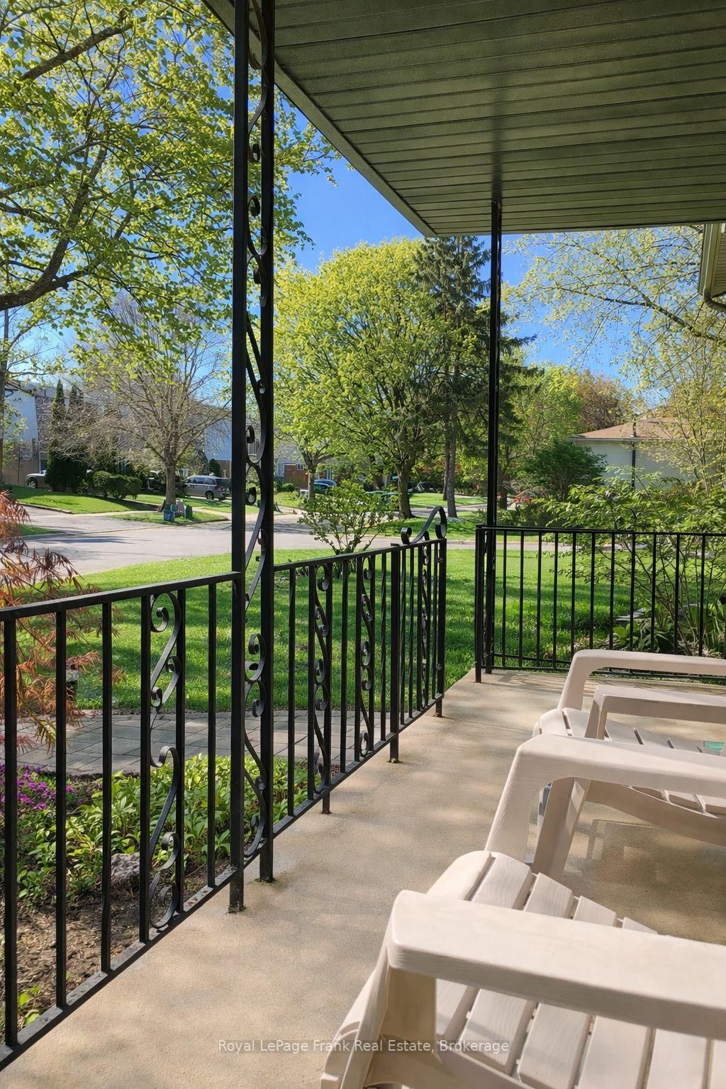 489 Crestwood Drive • Oshawa, ON photo 2