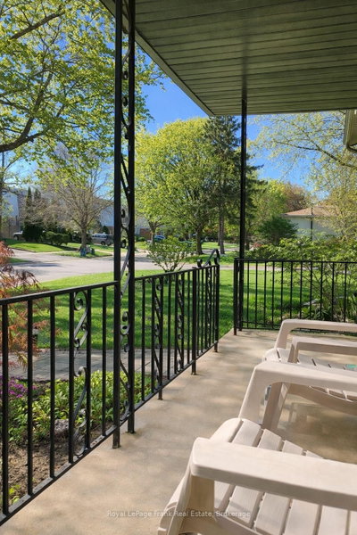 489 Crestwood Drive • Oshawa, ON photo 2