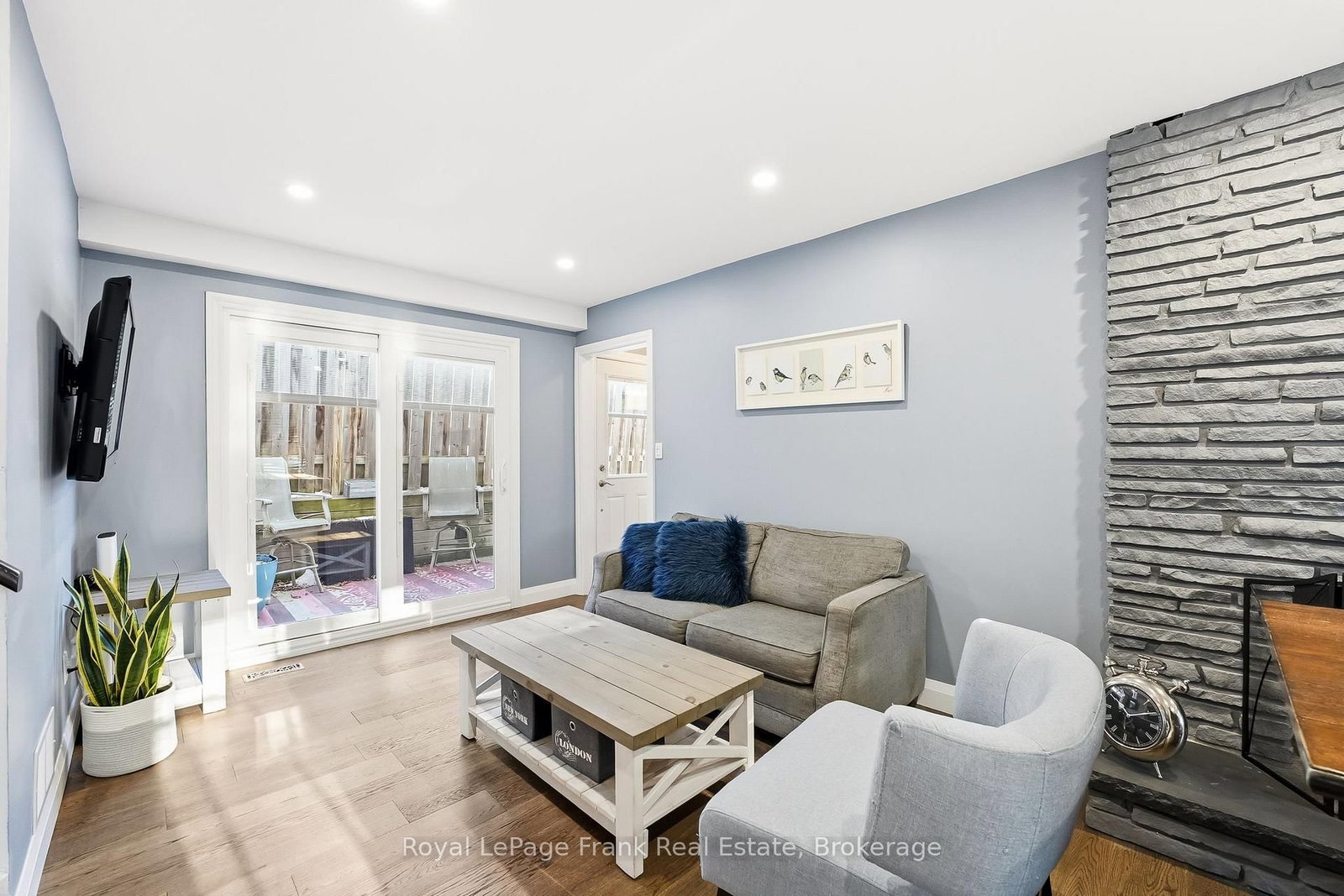 489 Crestwood Drive • Oshawa, ON photo 21