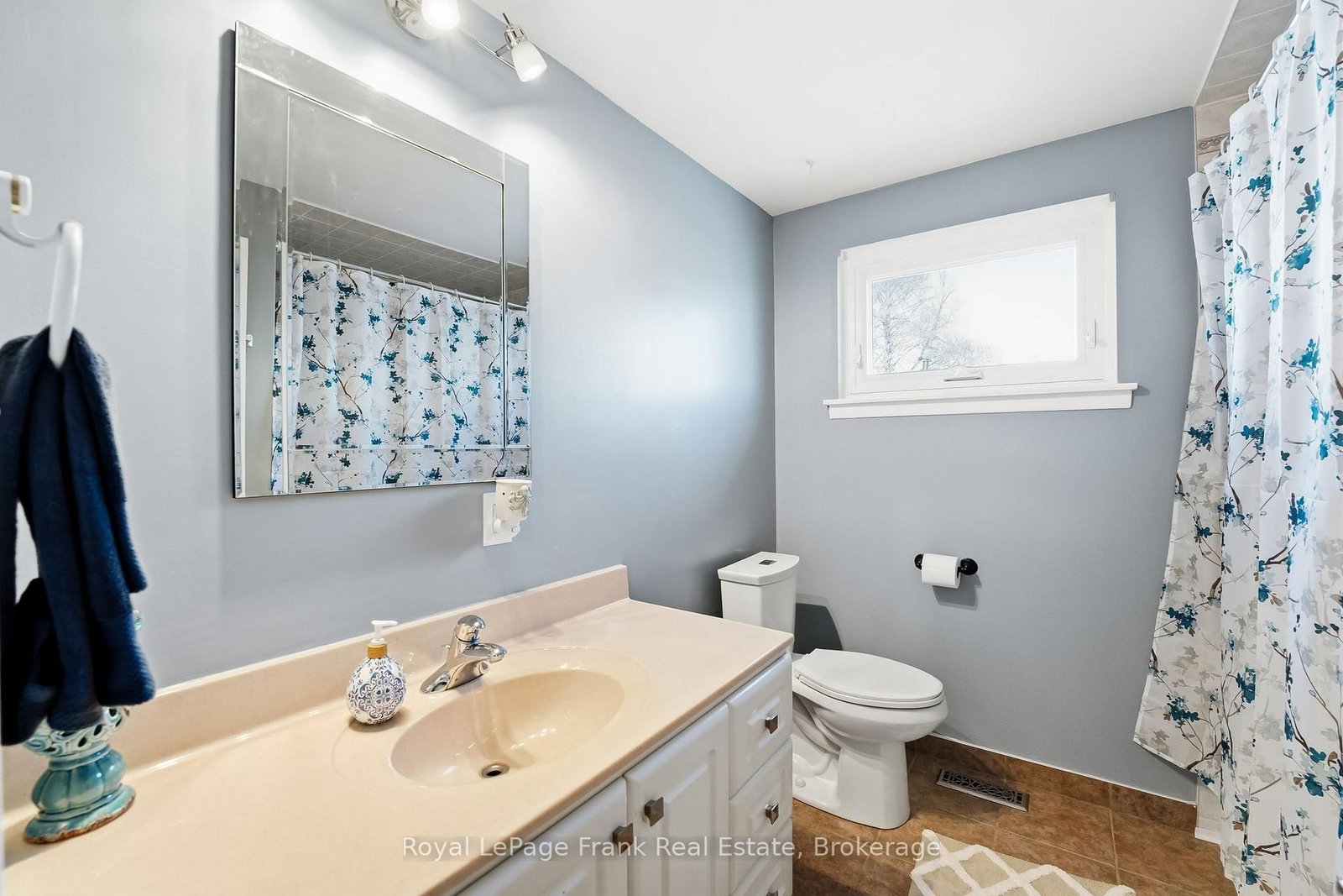 489 Crestwood Drive • Oshawa, ON photo 28