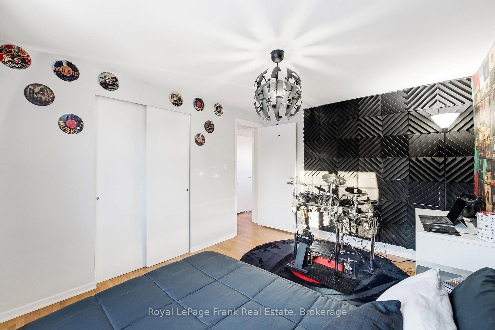 489 Crestwood Drive • Oshawa, ON photo 34
