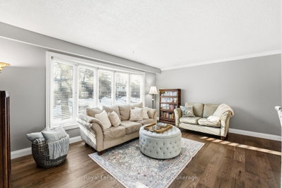 489 Crestwood Drive • Oshawa, ON photo 6
