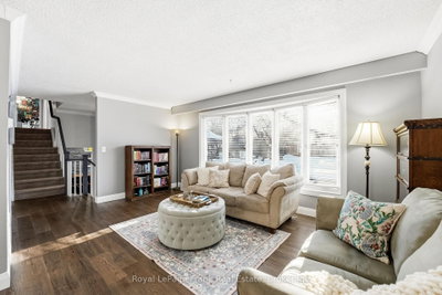 489 Crestwood Drive • Oshawa, ON photo 7