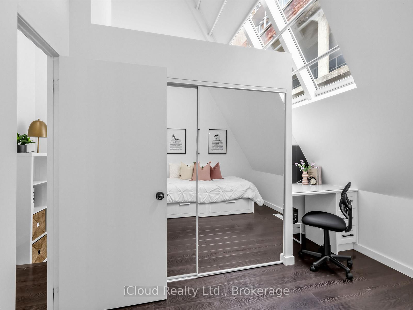 201 Carlaw Avenue • #244 • Toronto, ON photo 24