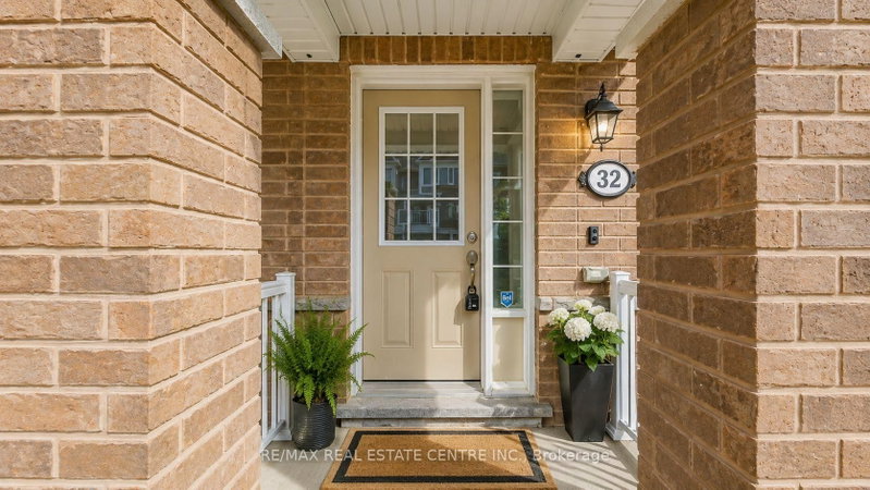 32 Bluegill Crescent