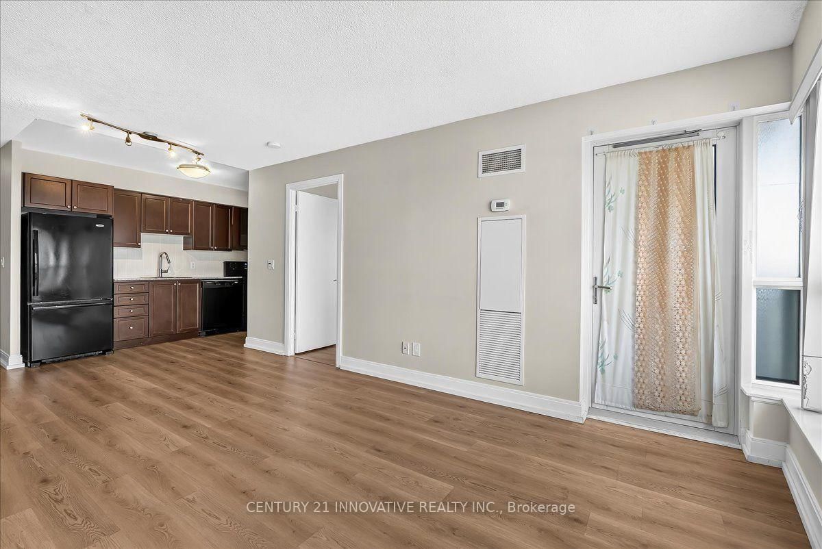 125 Village Green Square • #3501 • Toronto, ON photo 13
