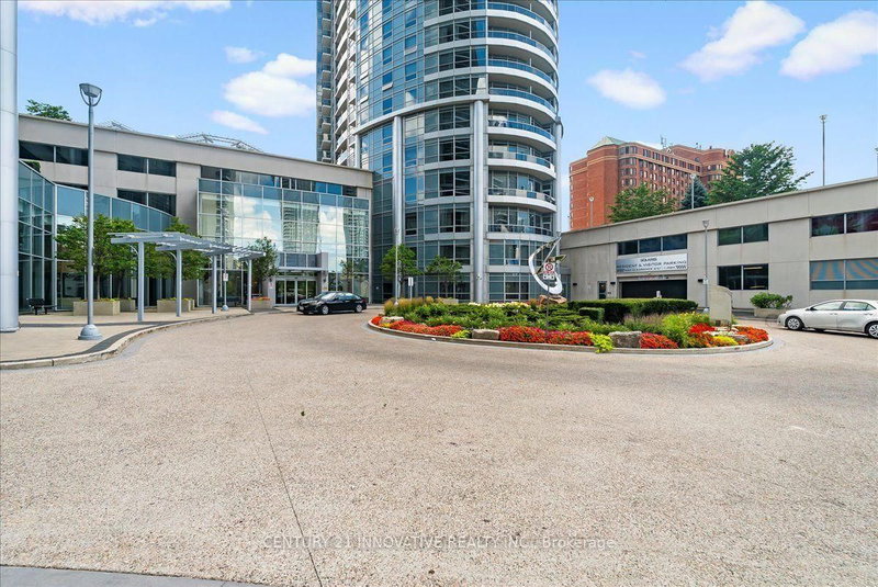 3501 - 125 Village Green Square