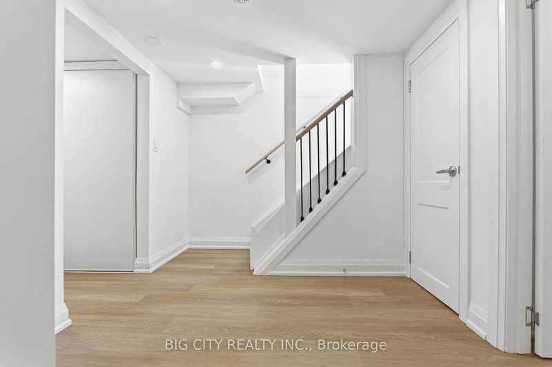 (Lower) - 203 Park Road S