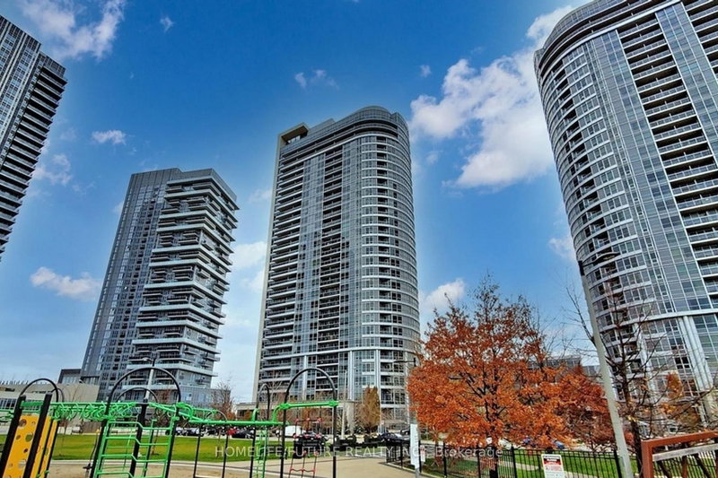 821 - 181 Village Green Square