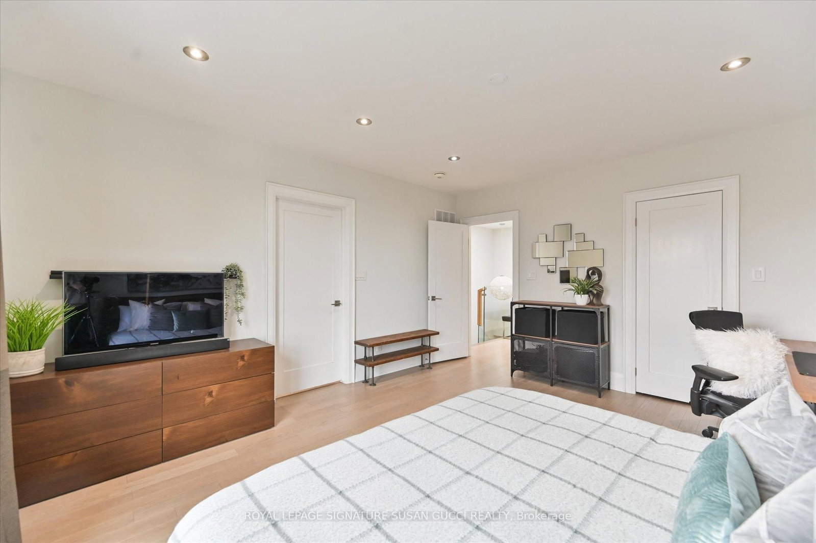 69 Holmstead Avenue • Toronto, ON photo 30