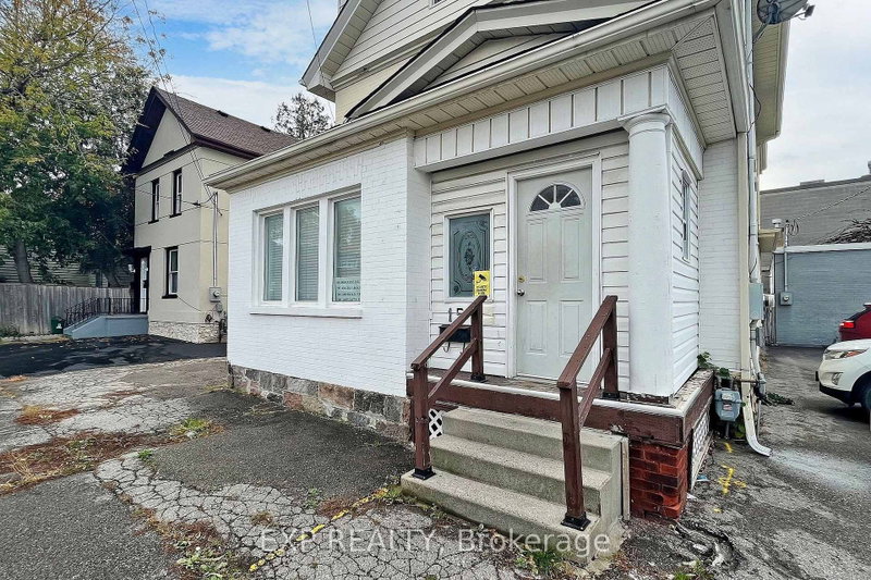 15 Colborne Street E