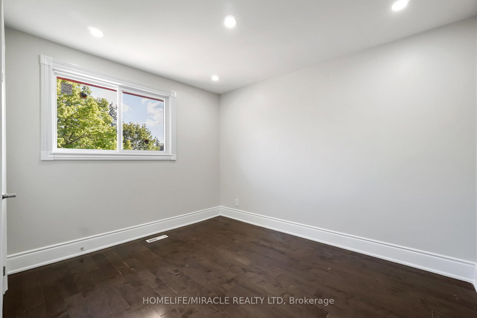 70 Cockburn Drive • Toronto, ON photo 20