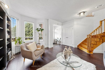 19 Tweedie Crescent • Whitby, ON photo 7