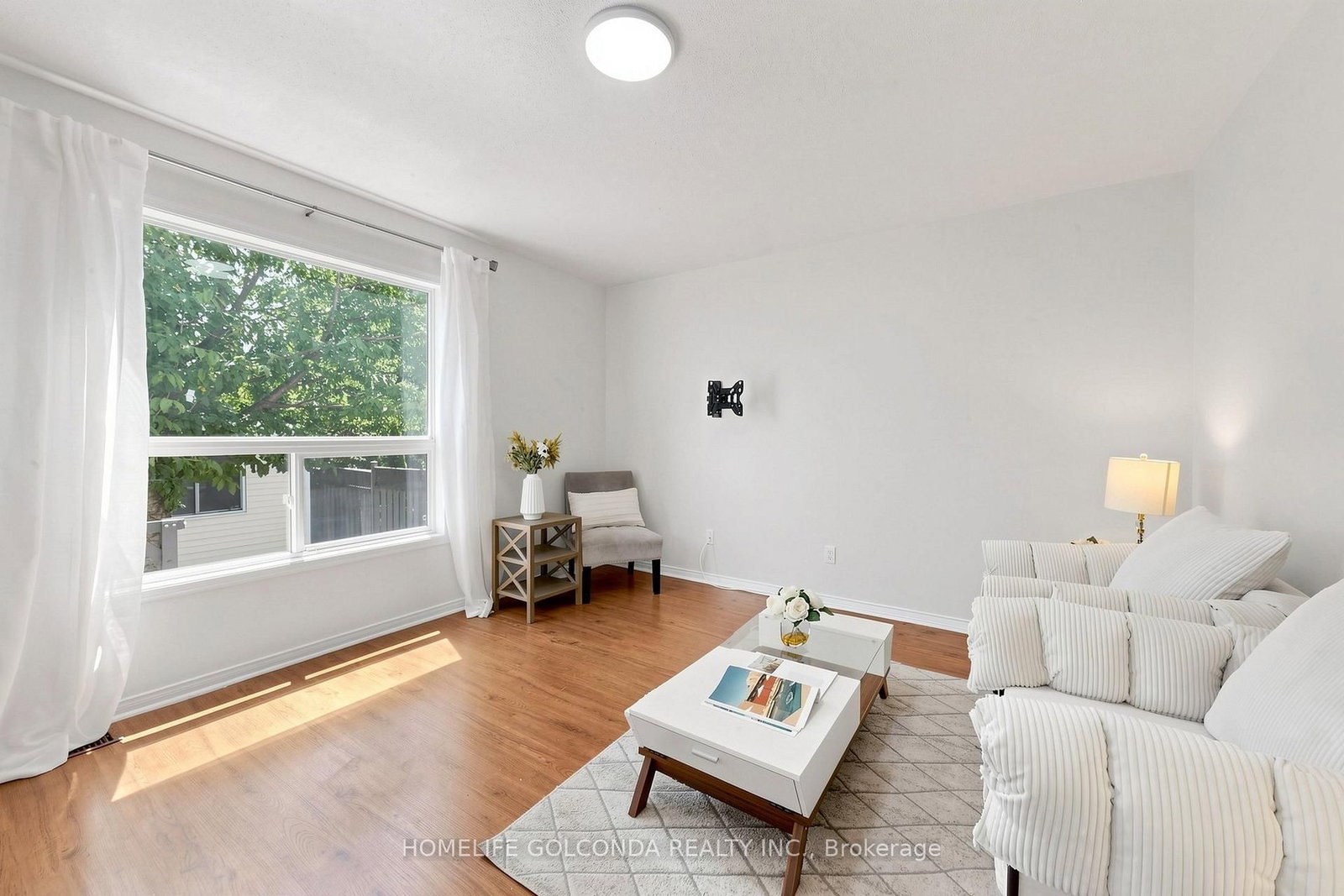 933 Glenbourne Court • Oshawa, ON photo 6