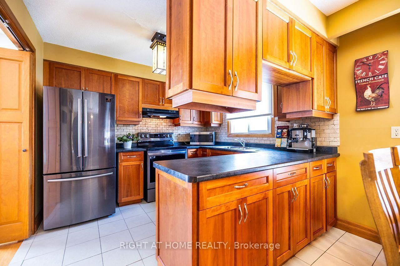1770 Spruce Hill Road • Pickering, ON photo 9